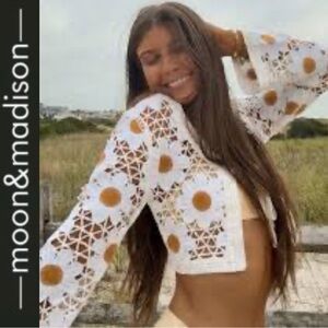 MOON & MADISON DAISY CROCHET TIE FRONT CROPPED BELL SLEEVE CARDIGAN **NWOT**